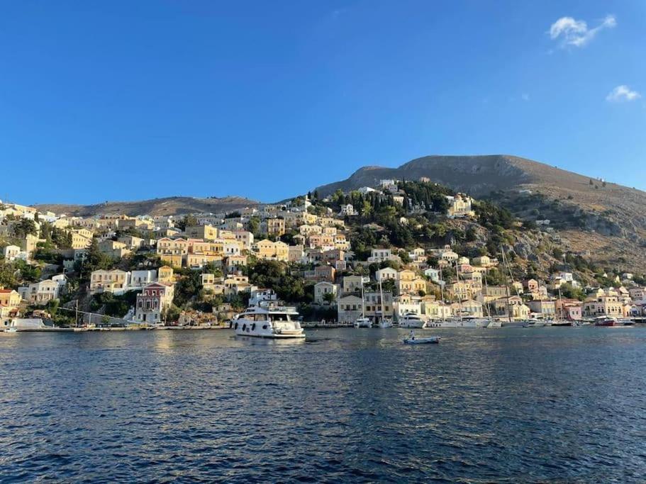 Holiday home Maison Avec Terrasses Et Vues Symi
